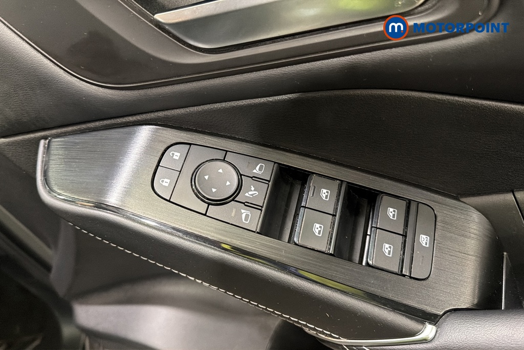 Nissan Qashqai N-Connecta Manual Petrol SUV - Stock Number (1676022) - 19th supplementary image