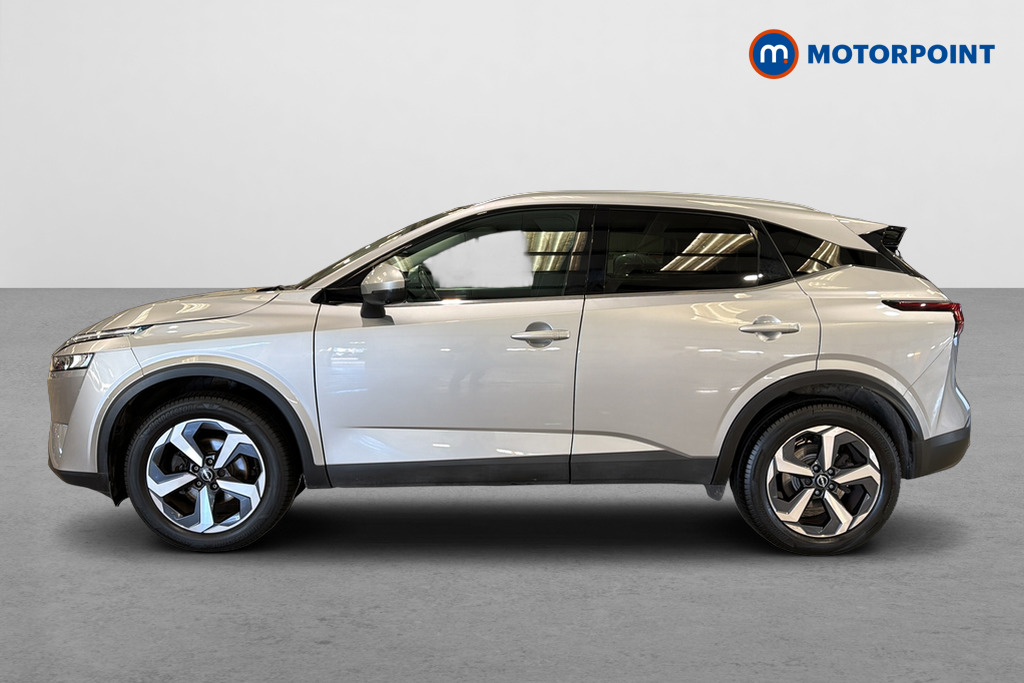 Nissan Qashqai N-Connecta Manual Petrol SUV - Stock Number (1676022) - Drivers side