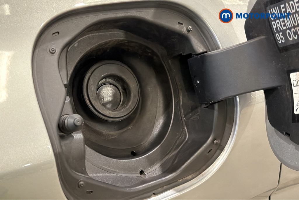 Nissan Qashqai N-Connecta Manual Petrol SUV - Stock Number (1676022) - 41st supplementary image