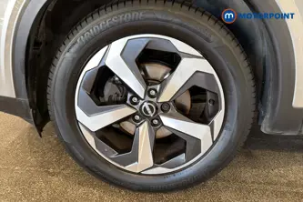 Nissan Qashqai N-Connecta Manual Petrol SUV - Stock Number (1676022) - 44th supplementary image