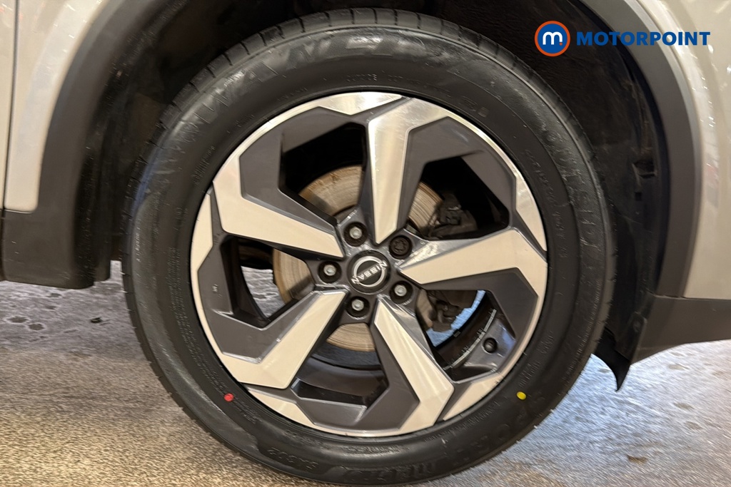 Nissan Qashqai N-Connecta Manual Petrol SUV - Stock Number (1676022) - 47th supplementary image