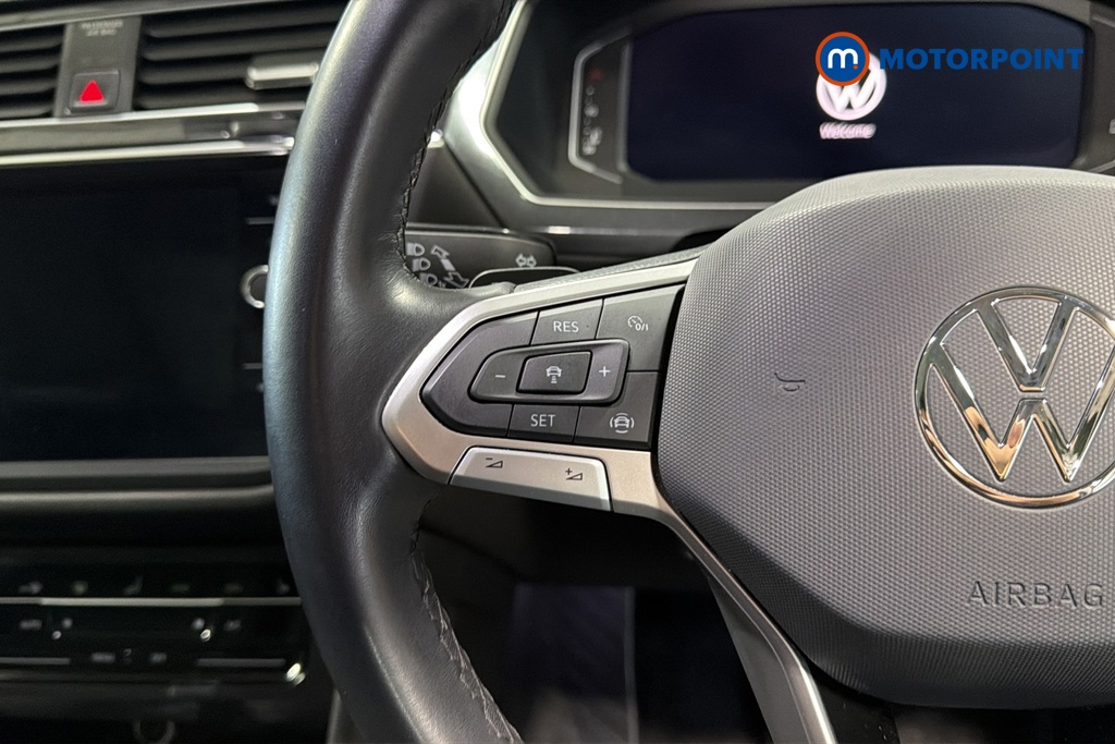 Volkswagen Tiguan Allspace R-Line Automatic Petrol SUV - Stock Number (1676339) - 4th supplementary image