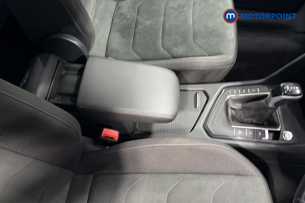 Volkswagen Tiguan Allspace R-Line Automatic Petrol SUV - Stock Number (1676339) - 15th supplementary image