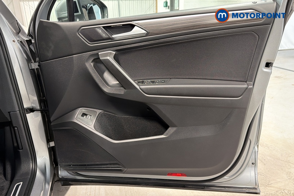 Volkswagen Tiguan Allspace R-Line Automatic Petrol SUV - Stock Number (1676339) - 18th supplementary image