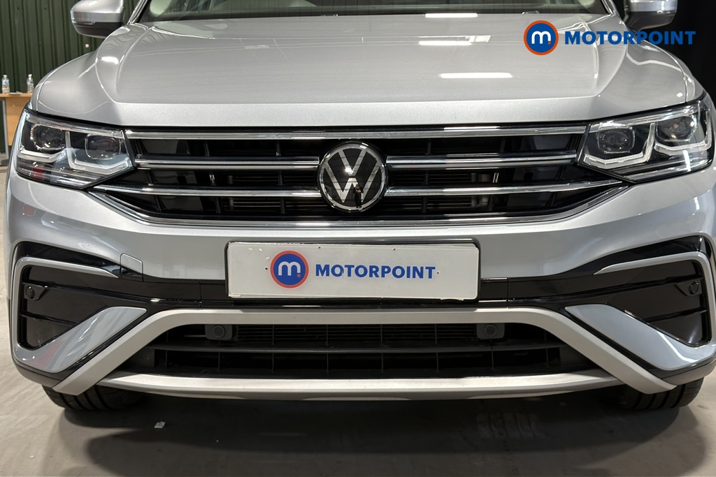 Volkswagen Tiguan Allspace R-Line Automatic Petrol SUV - Stock Number (1676339) - 43rd supplementary image