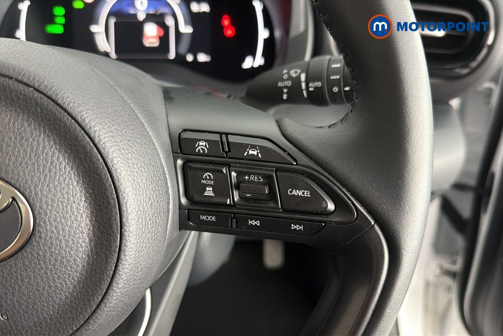 Toyota Yaris Cross Icon Automatic Petrol-Electric Hybrid Estate - Stock Number (1677588) - 3rd supplementary image