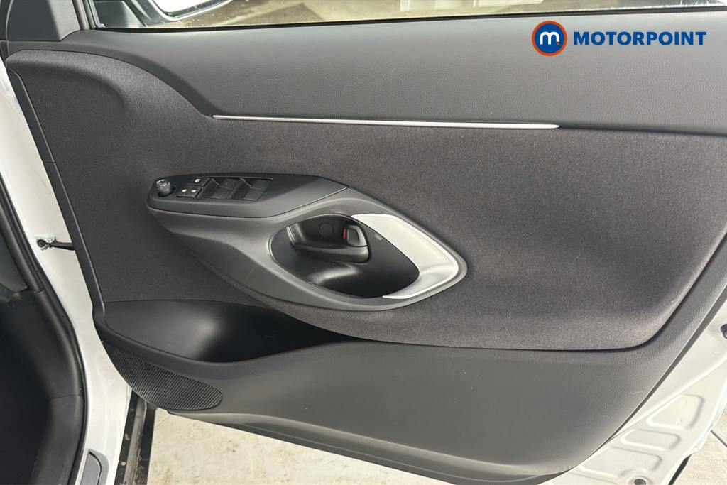 Toyota Yaris Cross Icon Automatic Petrol-Electric Hybrid Estate - Stock Number (1677588) - 18th supplementary image