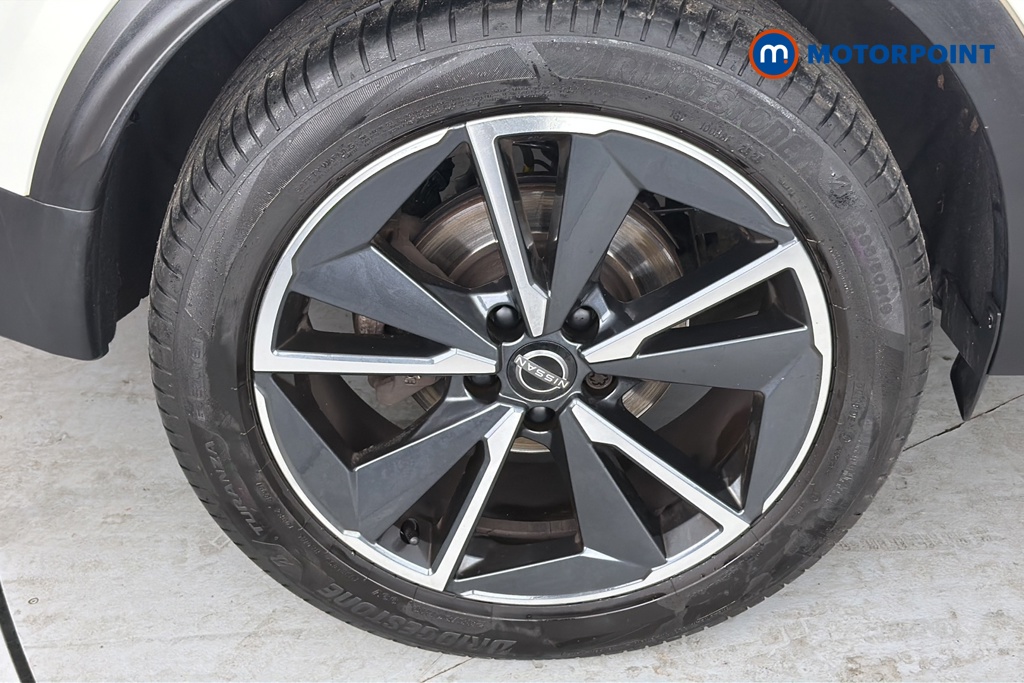 Nissan Qashqai Tekna Manual Petrol SUV - Stock Number (1678428) - 46th supplementary image
