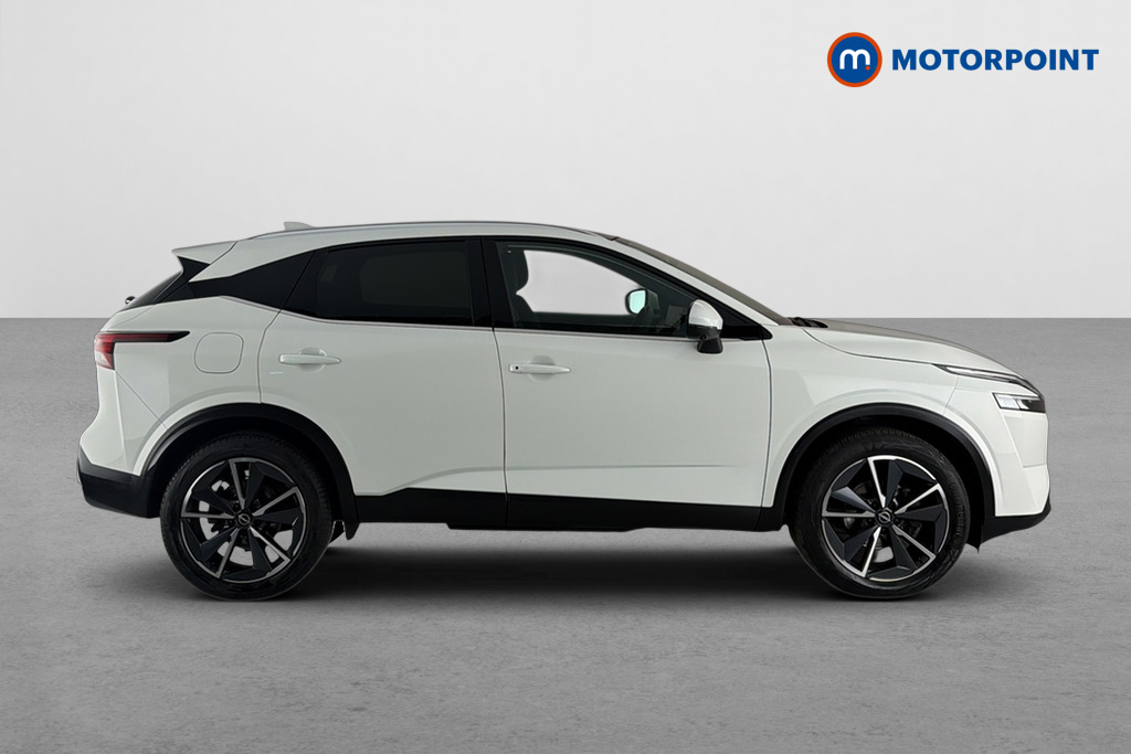 Nissan Qashqai Tekna Manual Petrol SUV - Stock Number (1678428) - Passenger side