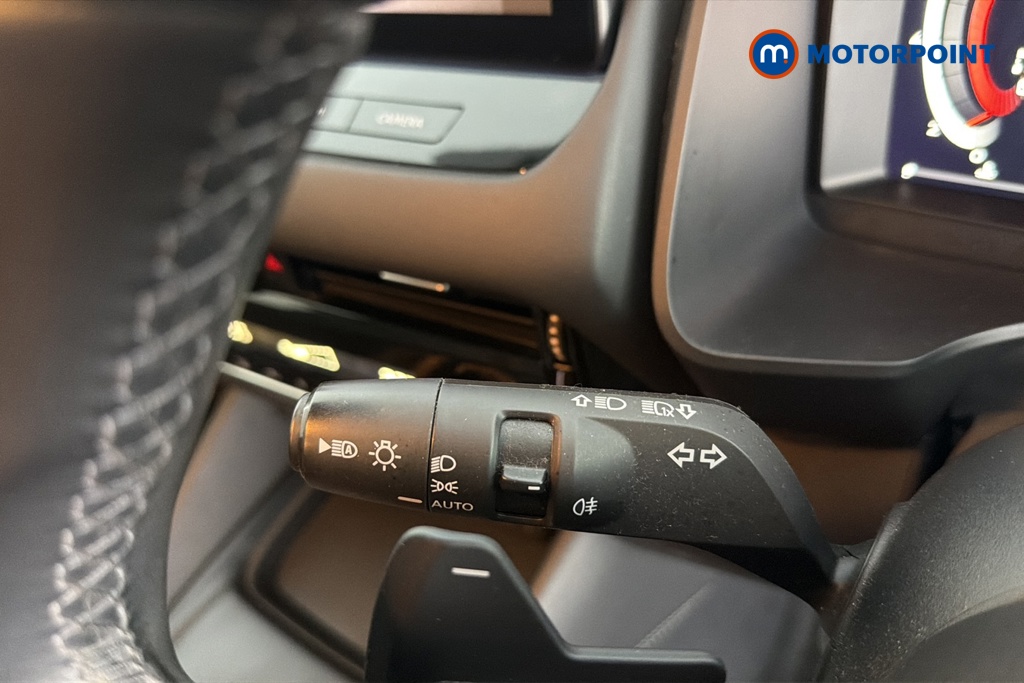 Nissan Qashqai N-Connecta Automatic Petrol SUV - Stock Number (1678430) - 5th supplementary image