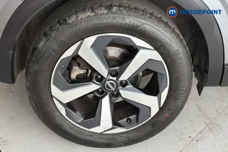 Nissan Qashqai N-Connecta Automatic Petrol SUV - Stock Number (1678430) - 46th supplementary image