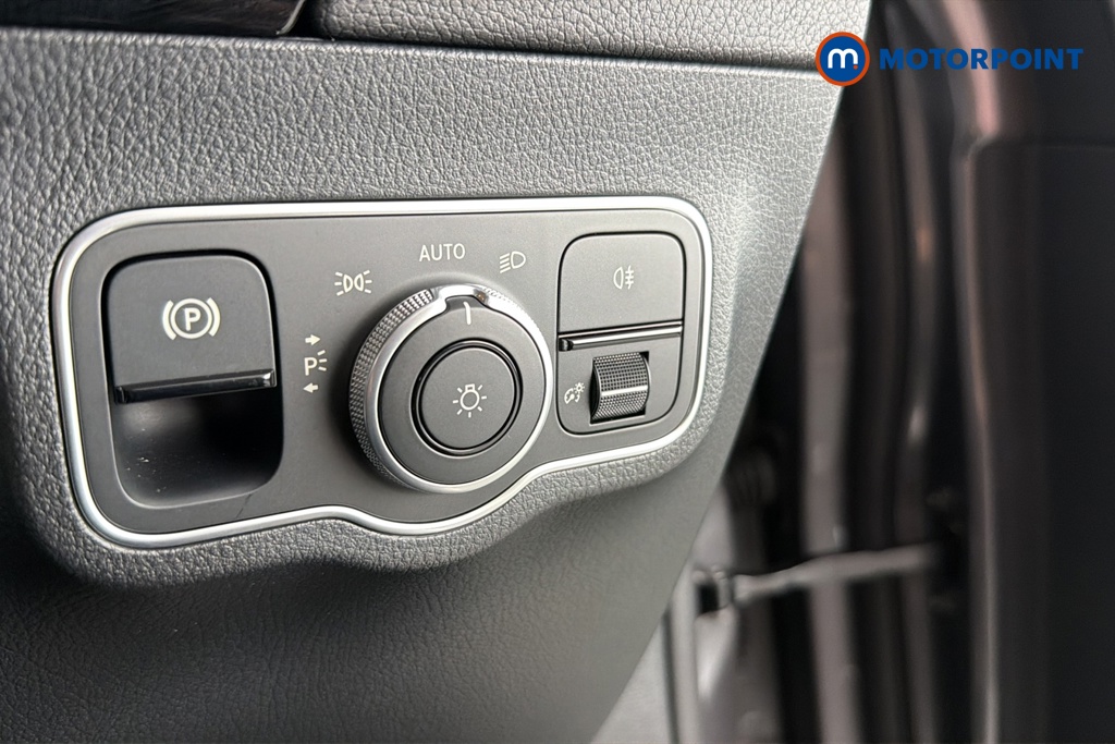 Mercedes-Benz GLA Amg Line Automatic Petrol SUV - Stock Number (1680392) - 11th supplementary image