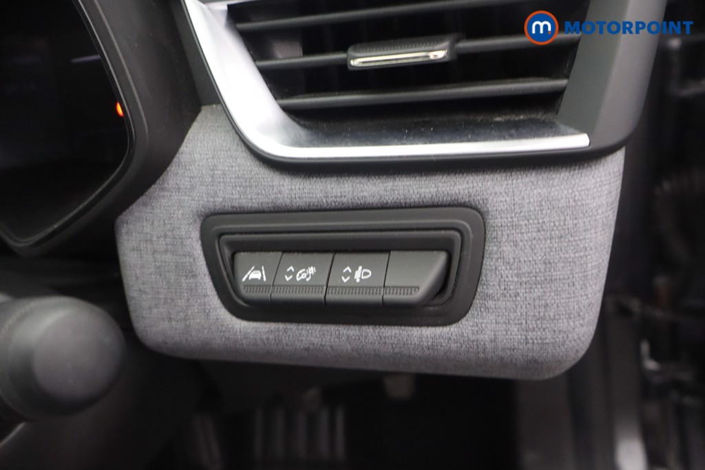 Renault Clio Evolution Manual Petrol Hatchback - Stock Number (1680739) - 11th supplementary image