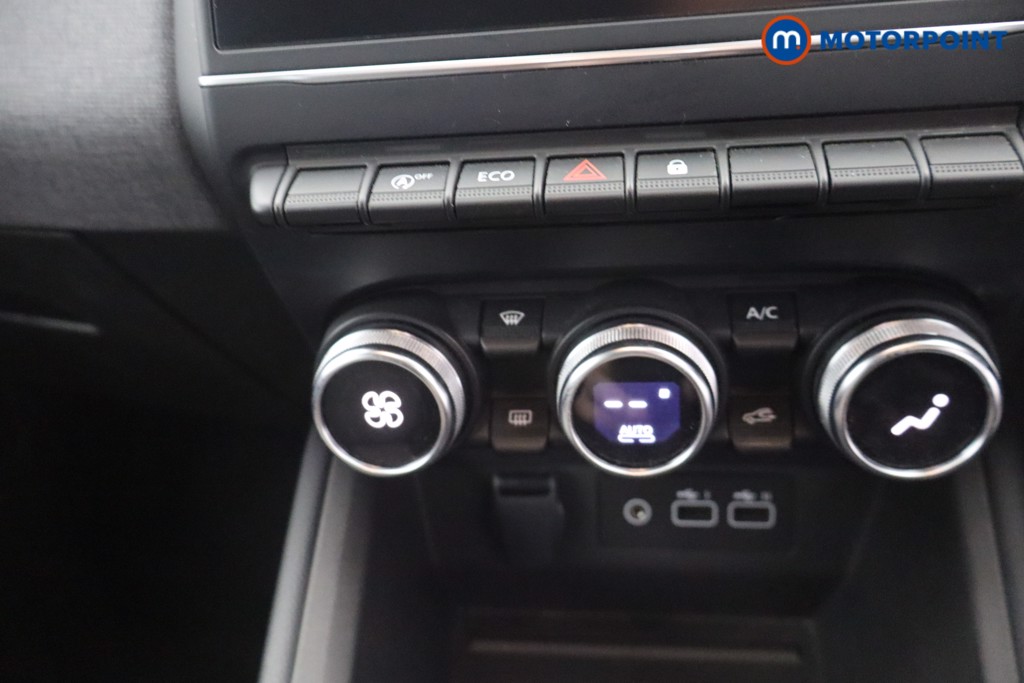 Renault Clio Evolution Manual Petrol Hatchback - Stock Number (1680739) - 15th supplementary image