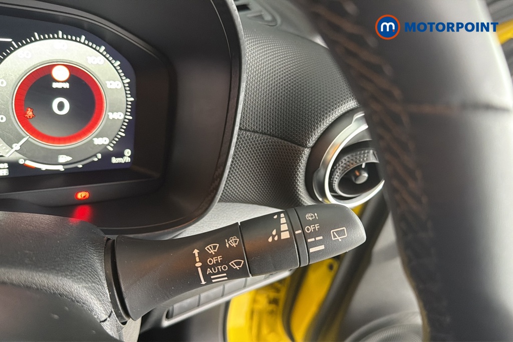 Nissan Juke N-Connecta Automatic Petrol-Electric Hybrid SUV - Stock Number (1681003) - 6th supplementary image