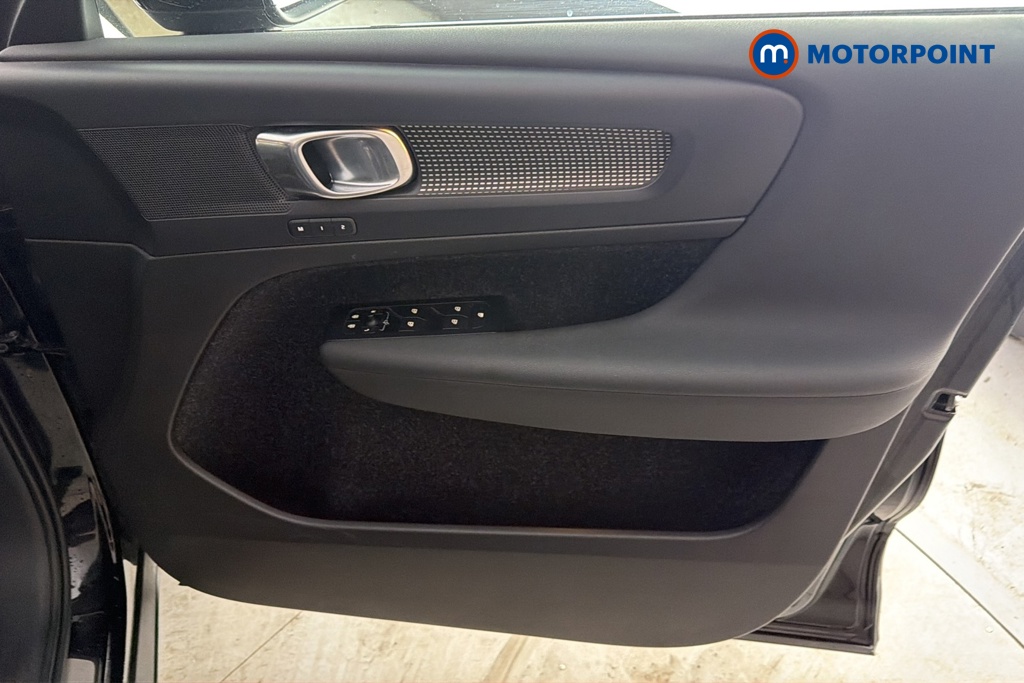Volvo Xc40 R Design Pro Automatic Petrol SUV - Stock Number (1681109) - 18th supplementary image