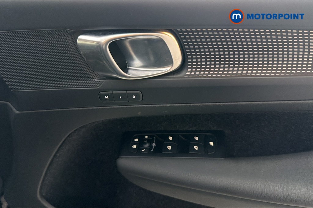 Volvo Xc40 R Design Pro Automatic Petrol SUV - Stock Number (1681109) - 19th supplementary image