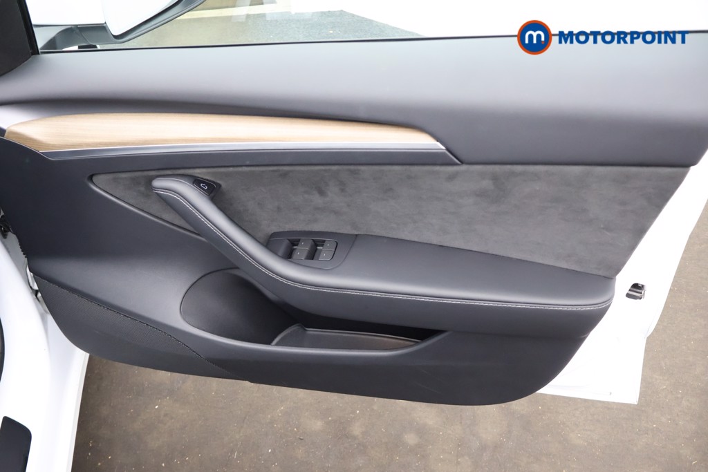 Tesla Model 3 Long Range Automatic Electric Saloon - Stock Number (1681141) - 18th supplementary image