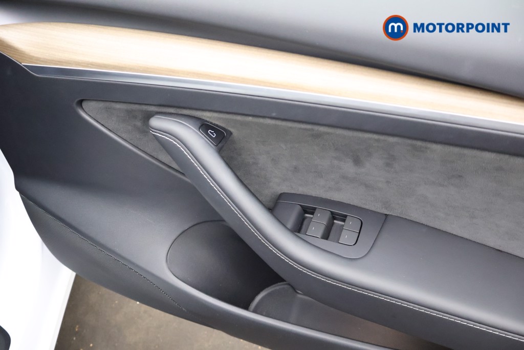 Tesla Model 3 Long Range Automatic Electric Saloon - Stock Number (1681141) - 19th supplementary image