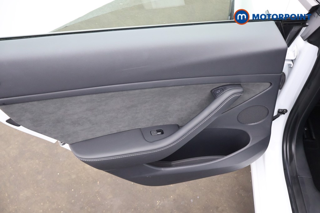 Tesla Model 3 Long Range Automatic Electric Saloon - Stock Number (1681141) - 26th supplementary image