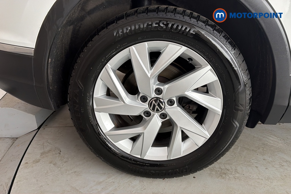 Volkswagen Tiguan Life Automatic Petrol SUV - Stock Number (1681210) - 39th supplementary image