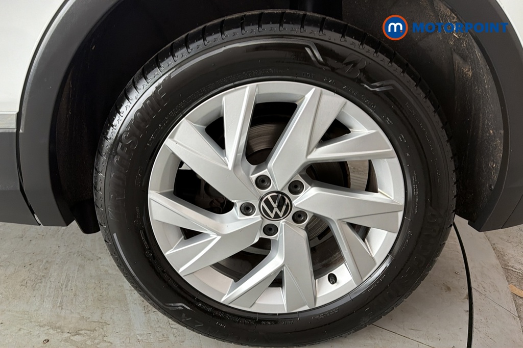 Volkswagen Tiguan Life Automatic Petrol SUV - Stock Number (1681210) - 42nd supplementary image