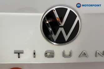 Volkswagen Tiguan Life Automatic Petrol SUV - Stock Number (1681210) - 44th supplementary image