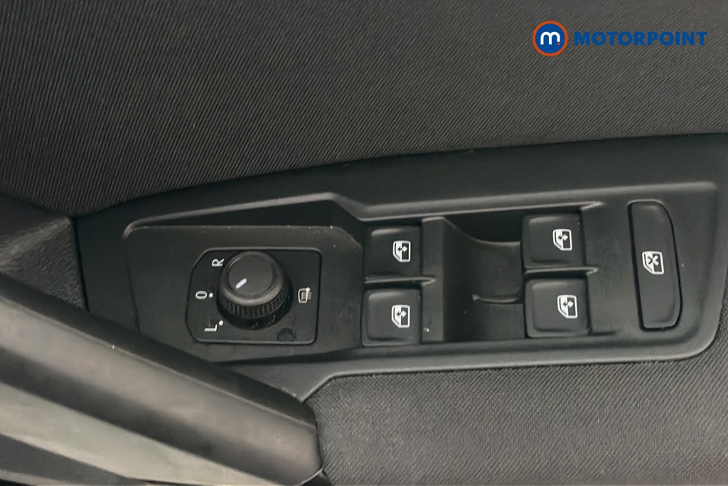Volkswagen Tiguan Life Automatic Petrol SUV - Stock Number (1681210) - 46th supplementary image
