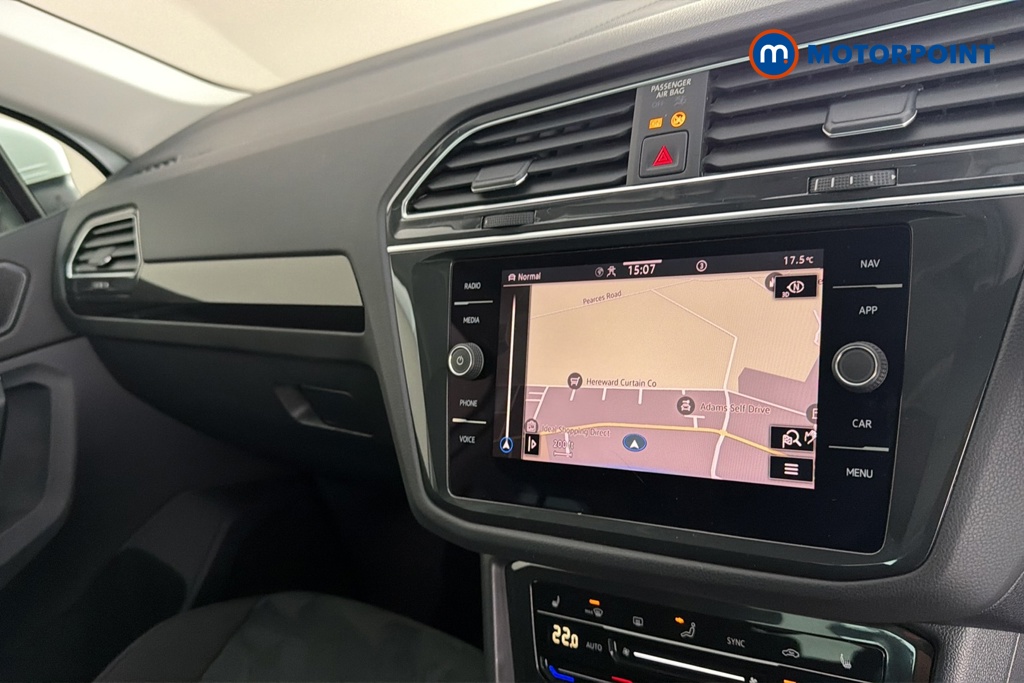 Volkswagen Tiguan Elegance Automatic Petrol SUV - Stock Number (1681687) - 9th supplementary image