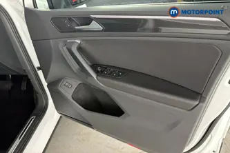 Volkswagen Tiguan Elegance Automatic Petrol SUV - Stock Number (1681687) - 18th supplementary image