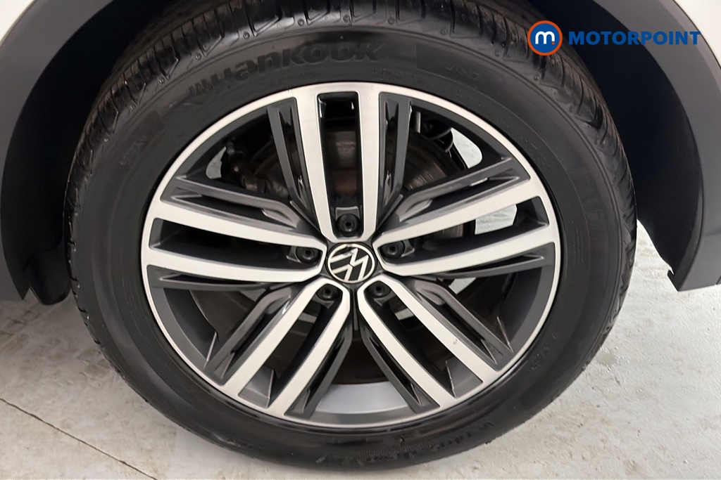 Volkswagen Tiguan Elegance Automatic Petrol SUV - Stock Number (1681687) - 45th supplementary image