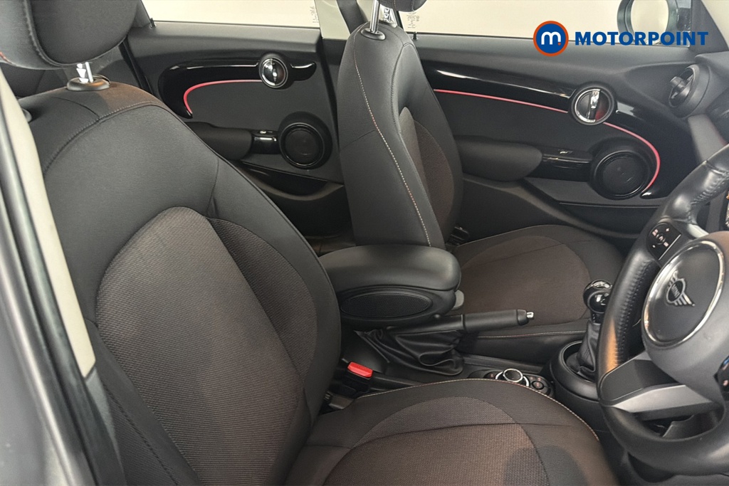 Mini Hatchback Cooper Classic Manual Petrol Hatchback - Stock Number (1682290) - 22nd supplementary image
