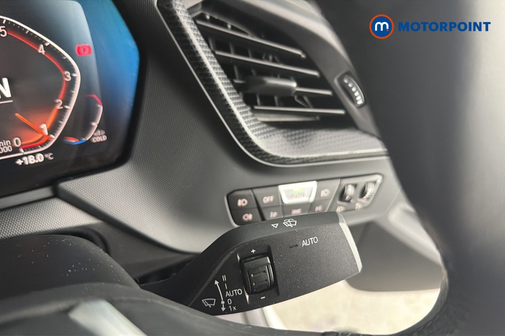 BMW 2 Series Sport Manual Petrol Saloon - Stock Number (1670091) - 6th supplementary image
