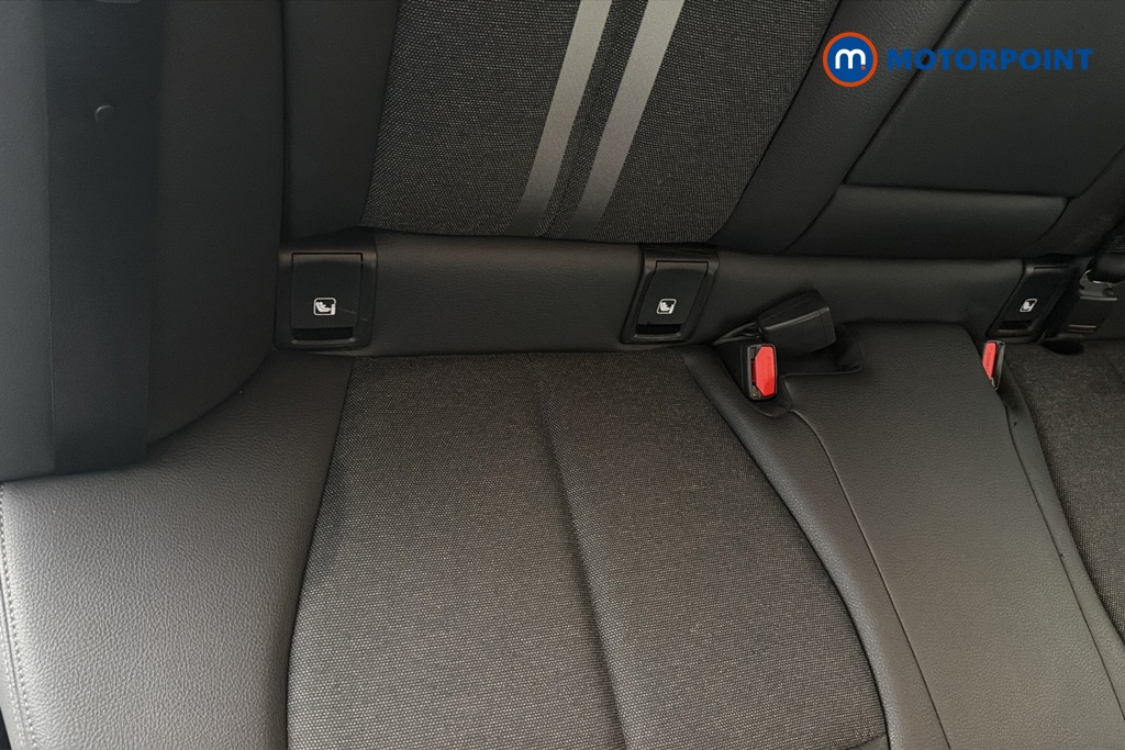 BMW 2 Series Sport Manual Petrol Saloon - Stock Number (1670091) - 27th supplementary image