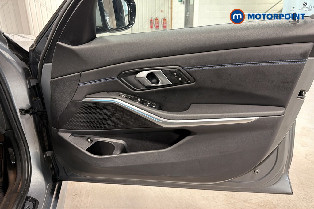 BMW 3 Series M Sport Automatic Petrol Plug-In Hybrid Saloon - Stock Number (1674581) - 18th supplementary image