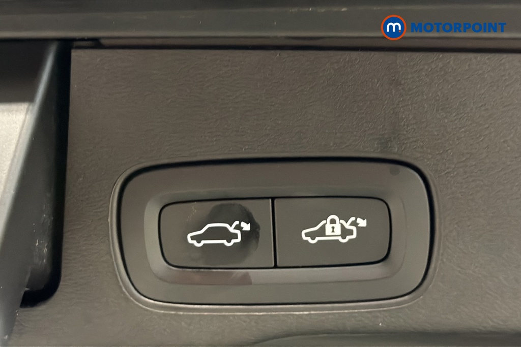 Volvo Xc60 Plus Automatic Petrol Plug-In Hybrid SUV - Stock Number (1675030) - 993rd supplementary image