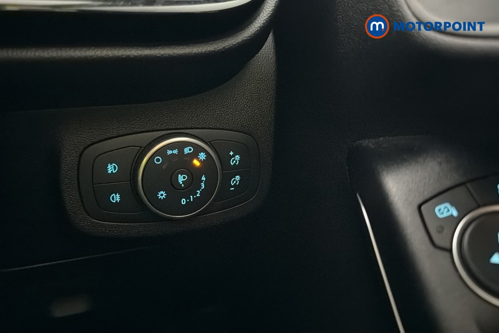 Ford Fiesta Zetec Manual Petrol Hatchback - Stock Number (1675361) - 11th supplementary image