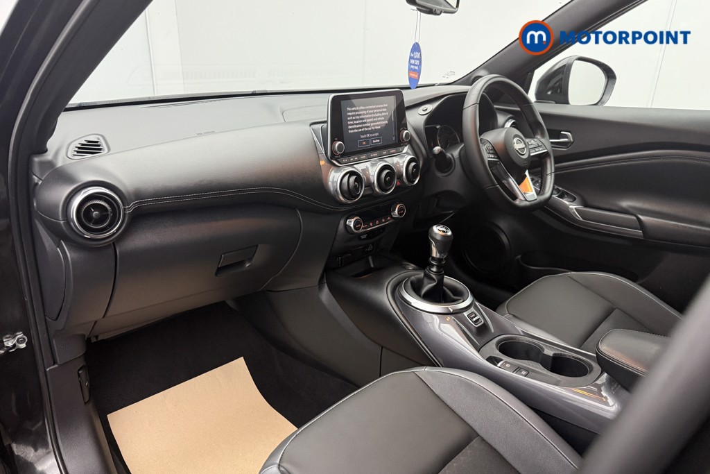 Nissan Juke N-Connecta Manual Petrol SUV - Stock Number (1676010) - 4th supplementary image