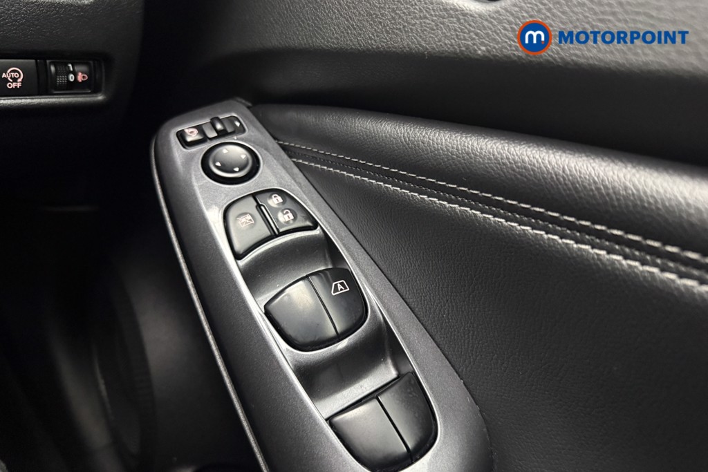 Nissan Juke N-Connecta Manual Petrol SUV - Stock Number (1676010) - 18th supplementary image