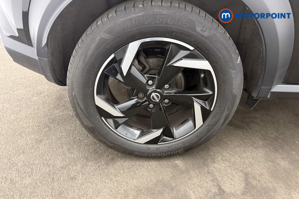 Nissan Juke N-Connecta Manual Petrol SUV - Stock Number (1676010) - 24th supplementary image