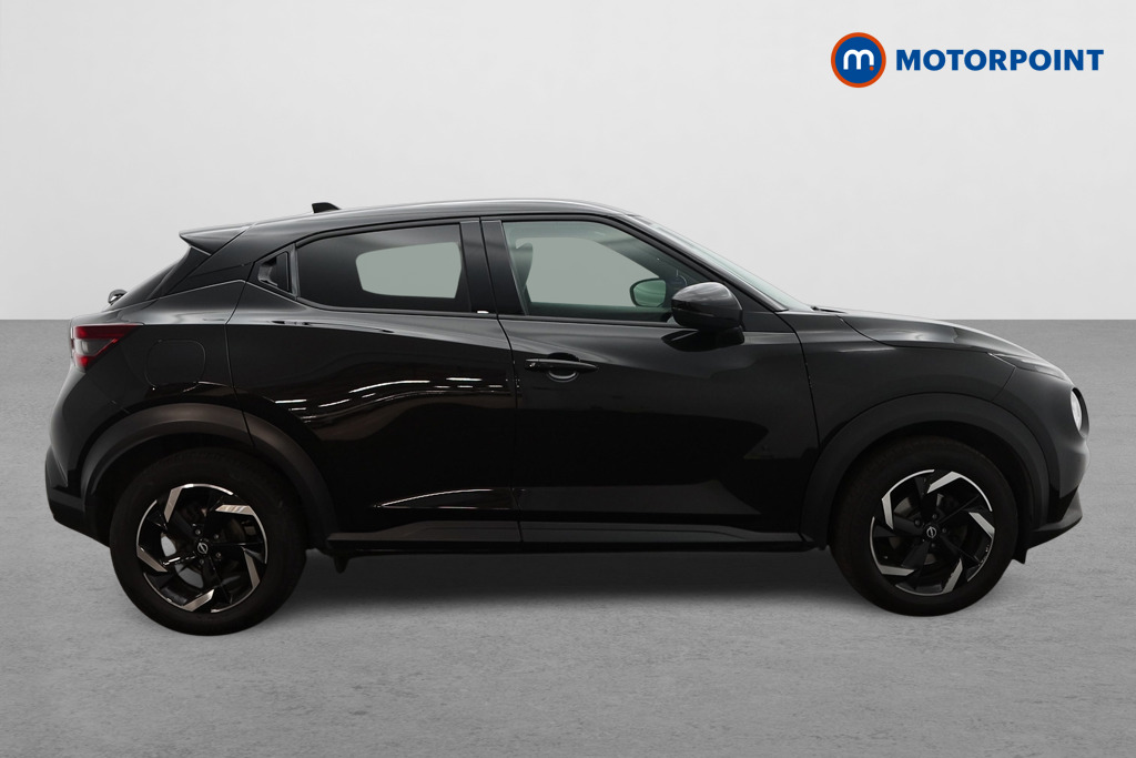 Nissan Juke N-Connecta Manual Petrol SUV - Stock Number (1676010) - Drivers side