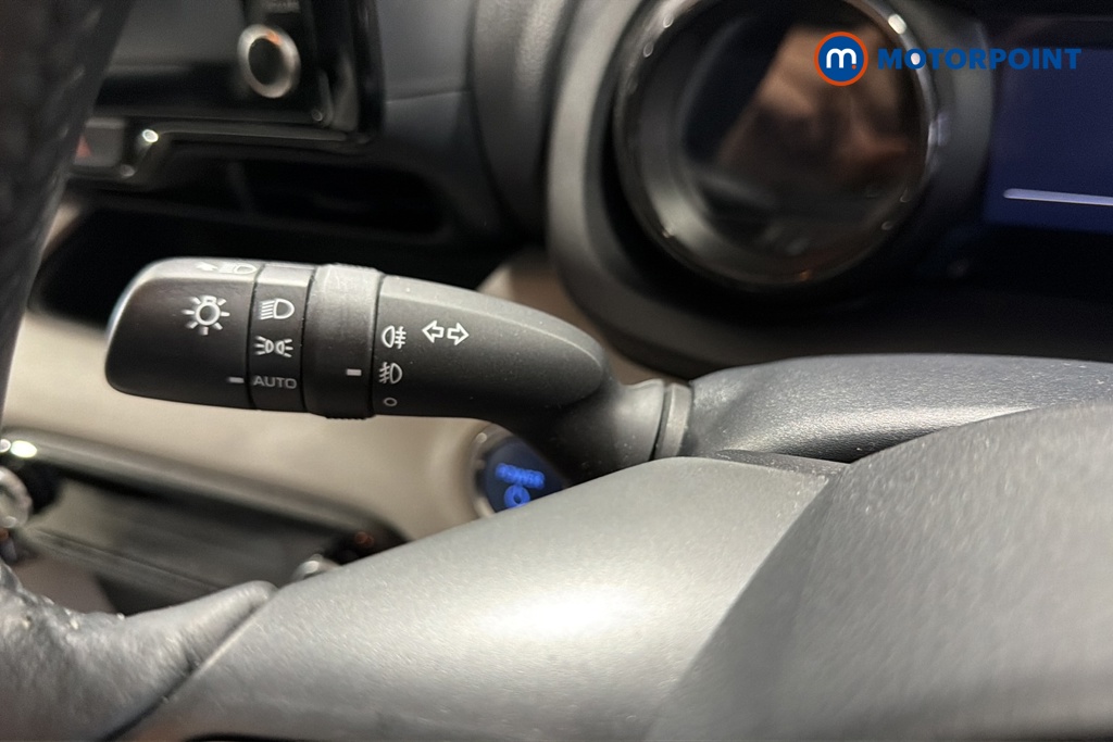 Toyota Yaris Excel Automatic Petrol-Electric Hybrid Hatchback - Stock Number (1676303) - 5th supplementary image