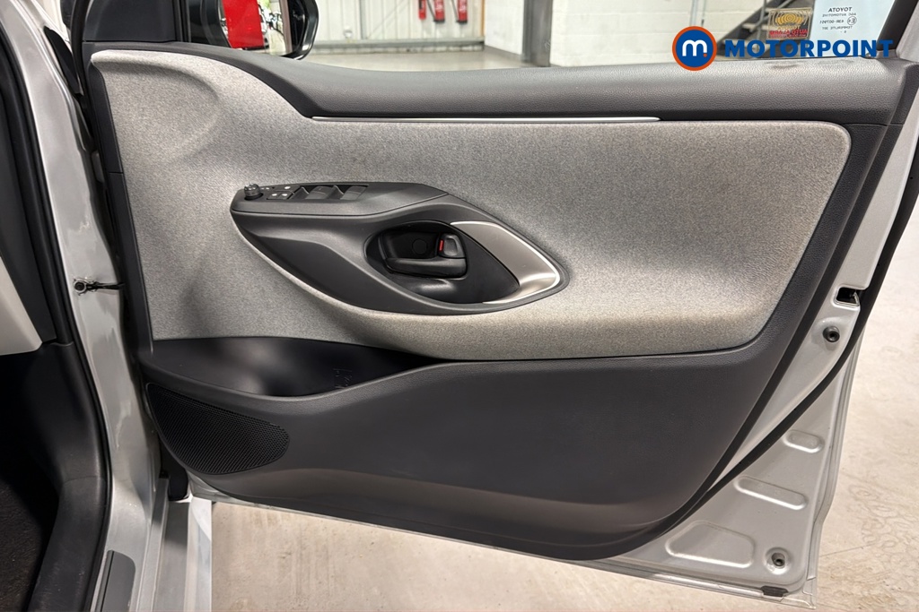 Toyota Yaris Excel Automatic Petrol-Electric Hybrid Hatchback - Stock Number (1676303) - 18th supplementary image