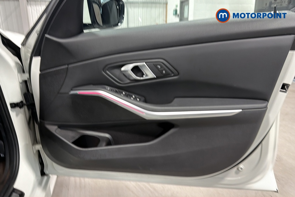 BMW 3 Series Sport Automatic Petrol Saloon - Stock Number (1676340) - 18th supplementary image