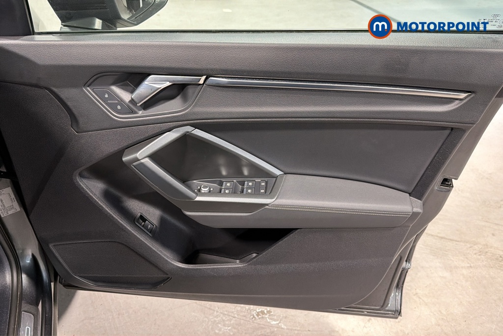 Audi Q3 Black Edition Automatic Petrol SUV - Stock Number (1676357) - 18th supplementary image
