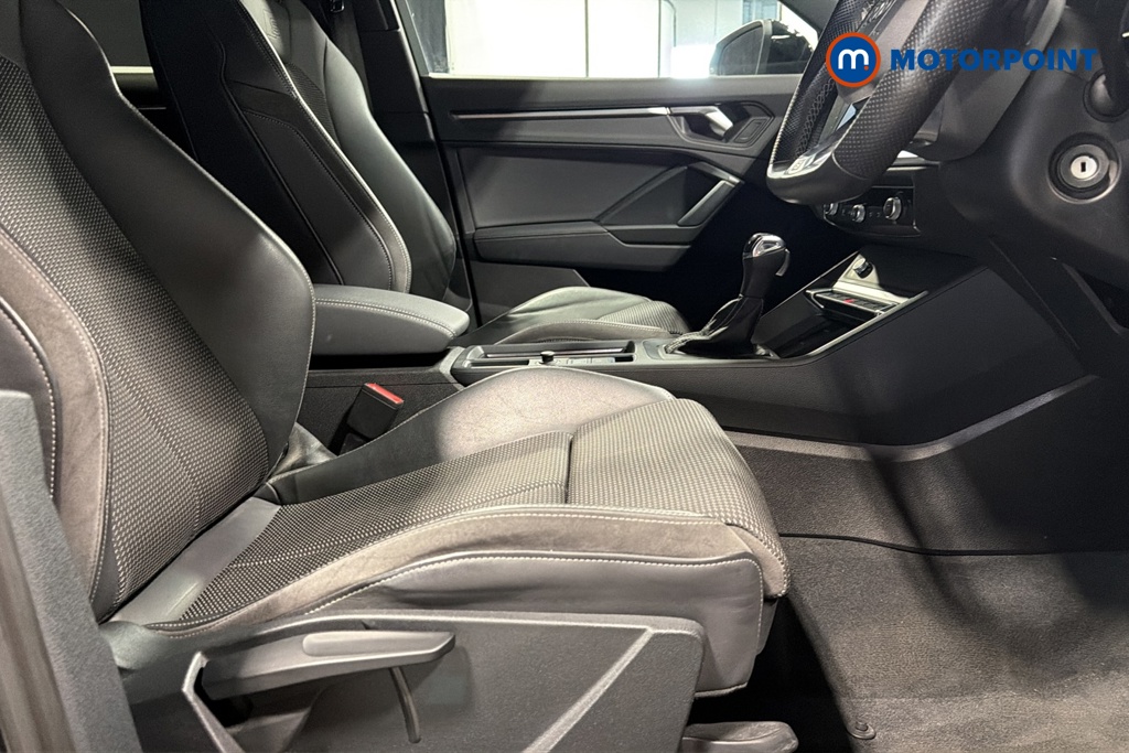 Audi Q3 Black Edition Automatic Petrol SUV - Stock Number (1676357) - 22nd supplementary image