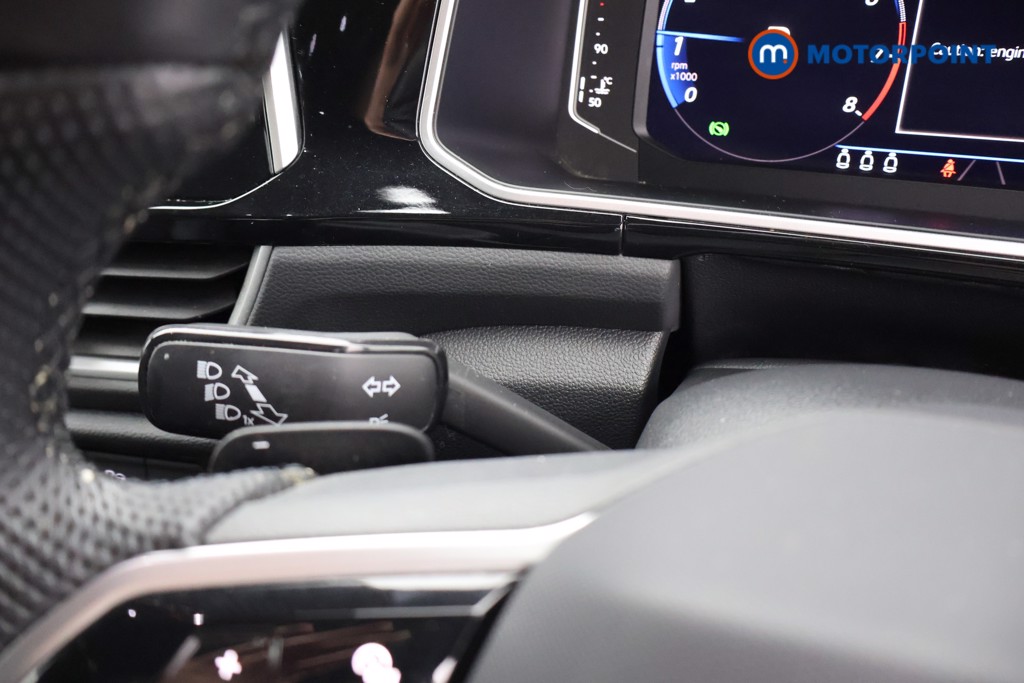 Volkswagen T-Roc R-Line Automatic Petrol SUV - Stock Number (1676595) - 8th supplementary image