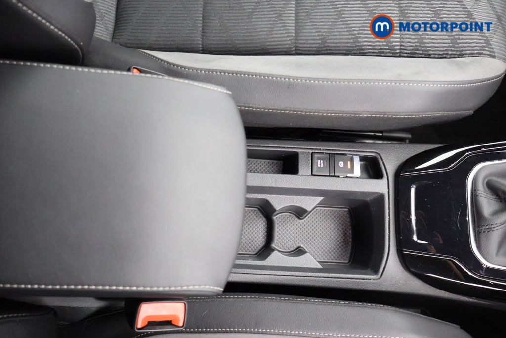 Volkswagen T-Roc R-Line Automatic Petrol SUV - Stock Number (1676595) - 14th supplementary image