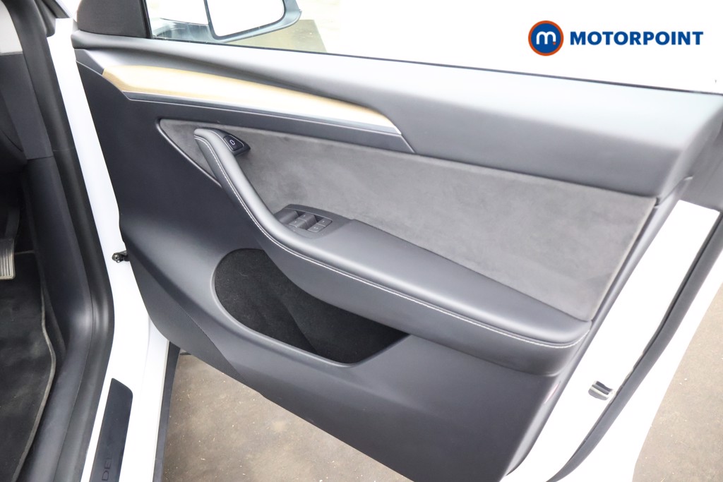 Tesla Model Y Long Range Automatic Electric SUV - Stock Number (1680282) - 17th supplementary image