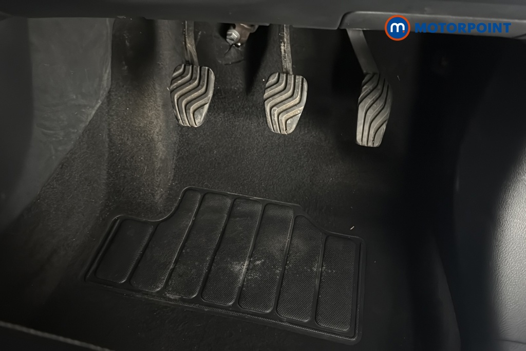 Nissan Juke Tekna-Plus Manual Petrol SUV - Stock Number (1680765) - 24th supplementary image